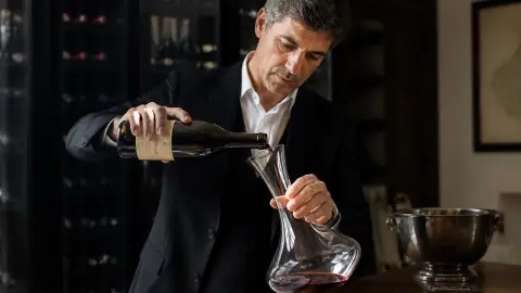 Comment décanter un vin ? Méthode, timing et erreurs
